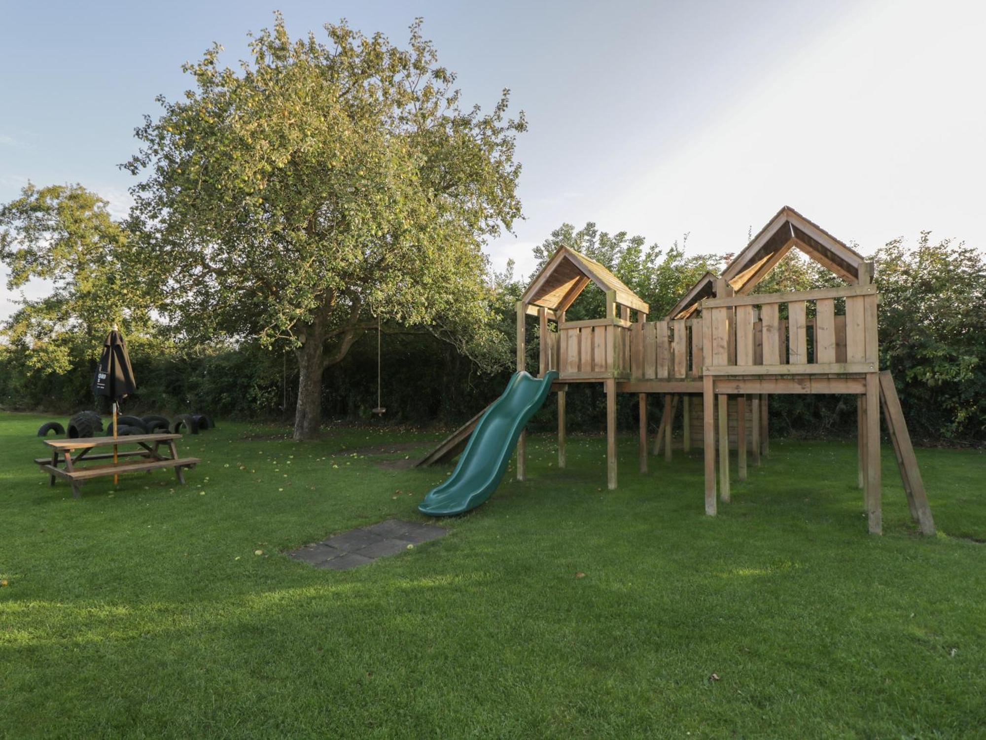 Hazel Vila Cirencester Exterior foto